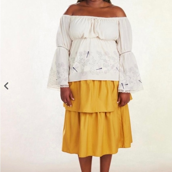 Beautiful never worn off shoulder top - Picture 2 of 6